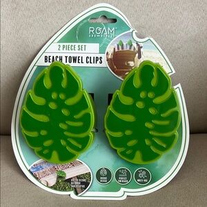 New 2 Piece Palm Leaf Towel Clips Set